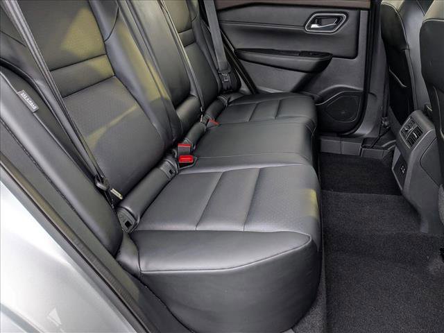 Used 2021 Nissan Rogue SV w/ Premium Package image 19