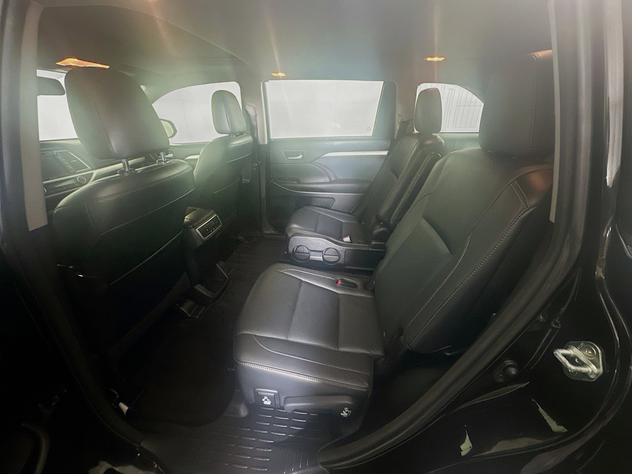 Used 2015 Toyota Highlander XLE image 29