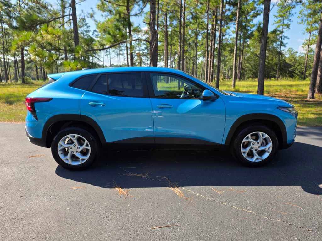 Used 2026 Chevrolet Trax LS w/ LS Convenience Package FWD image 6