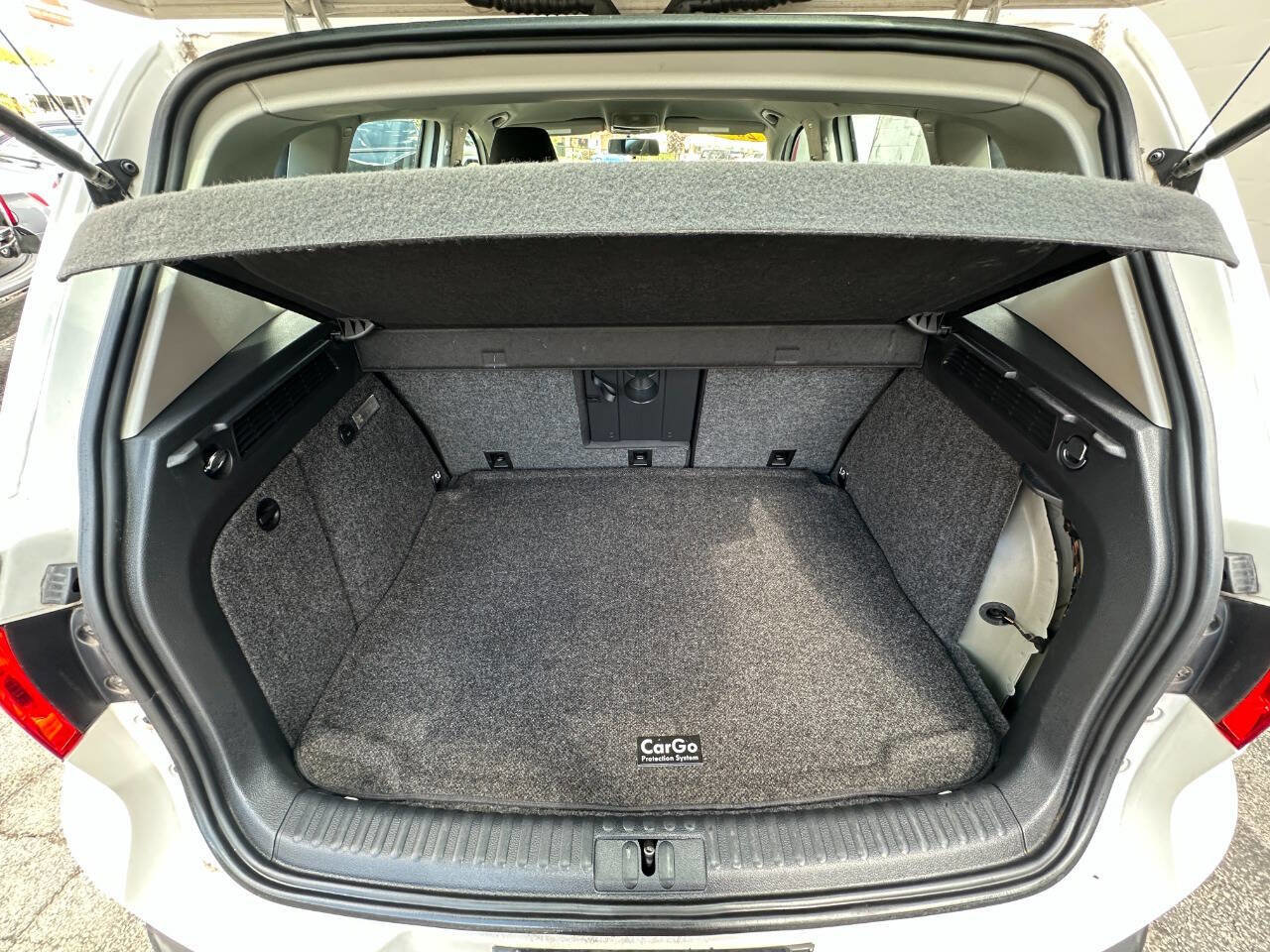 Used 2011 Volkswagen Tiguan SE image 7