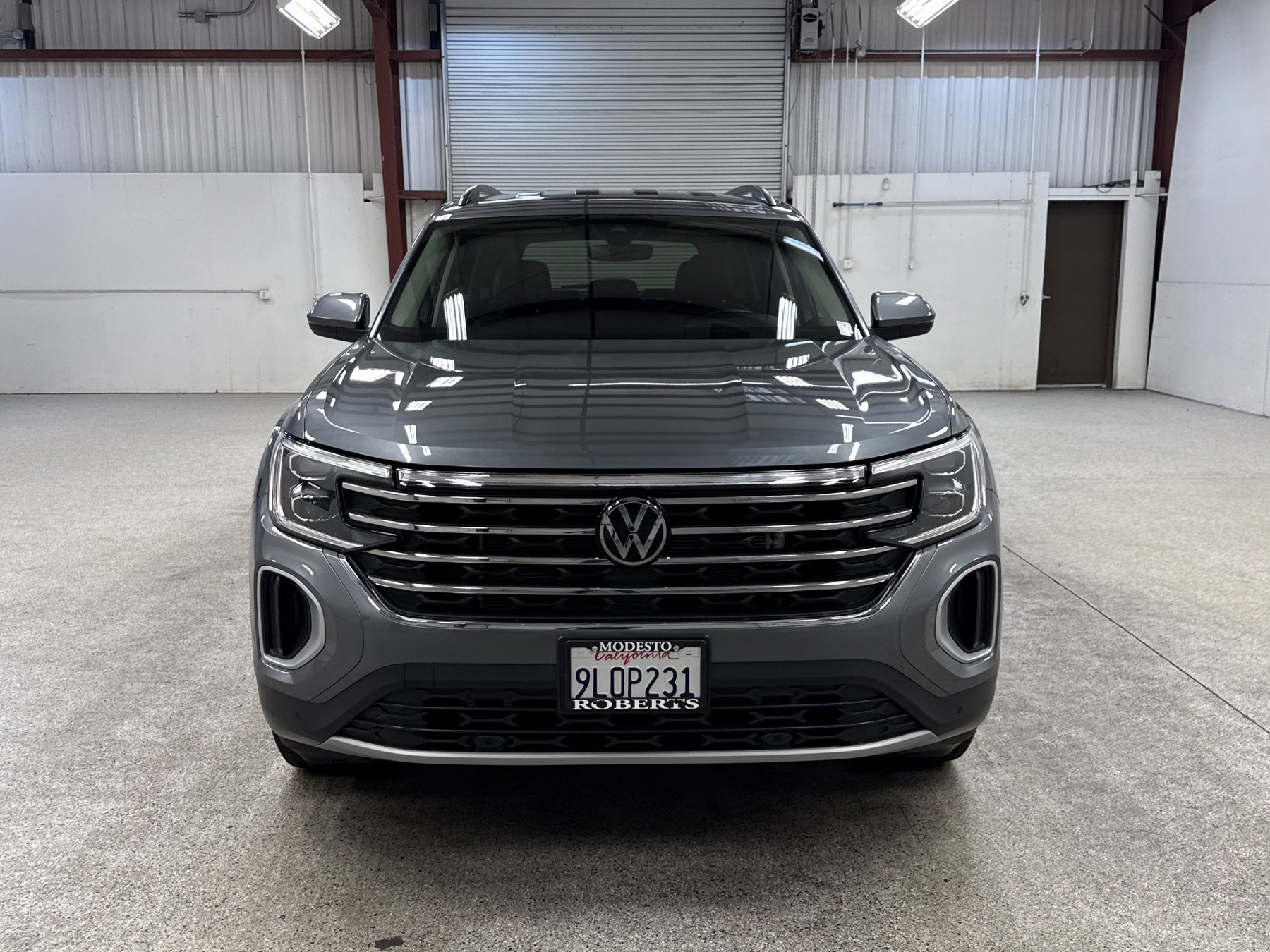 Used 2024 Volkswagen Atlas SE w/ Black Wheel Package image 26