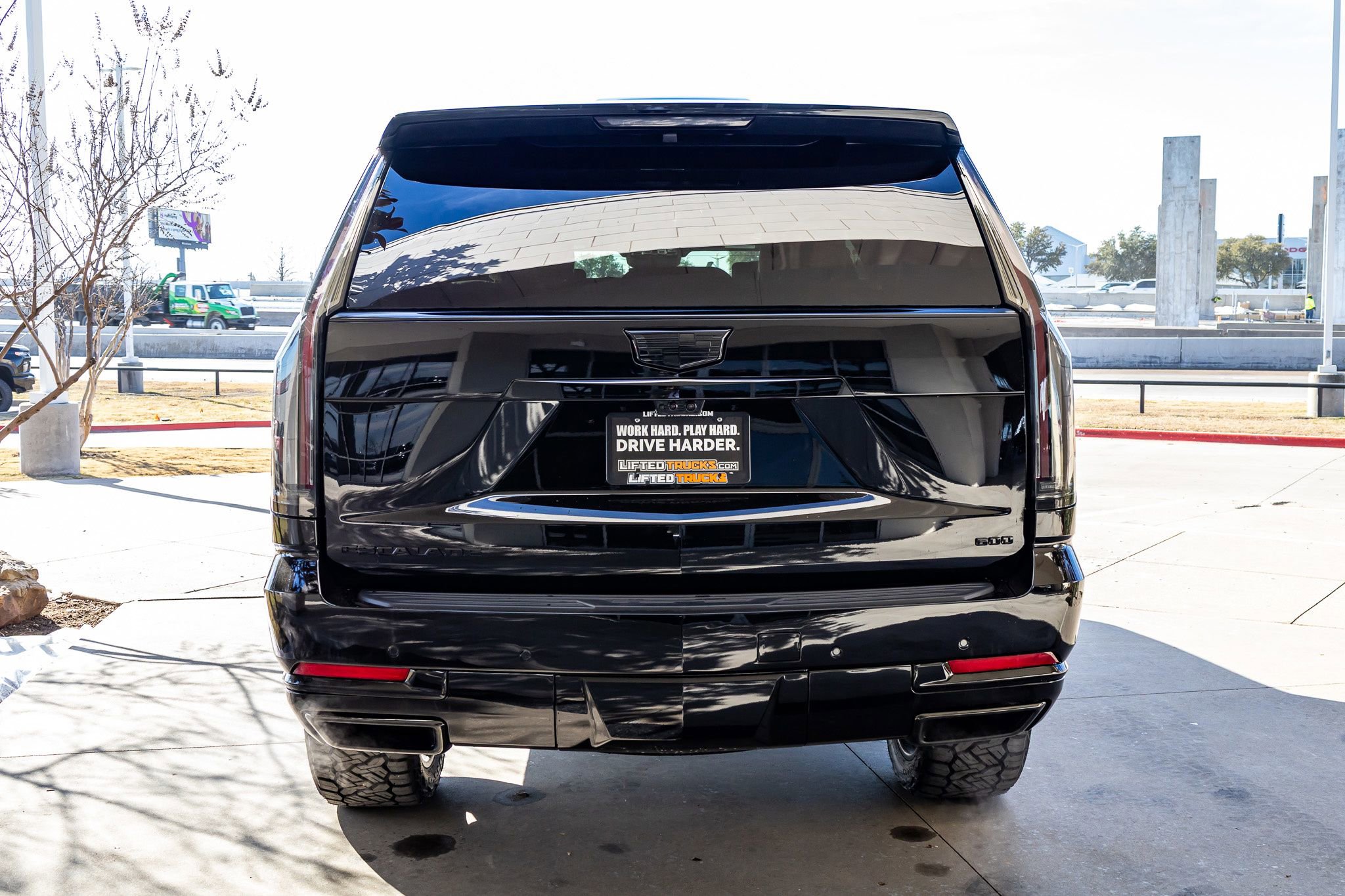 Used 2026 Cadillac Escalade ESV Platinum Sport w/ LPO, ONYX Package image 9