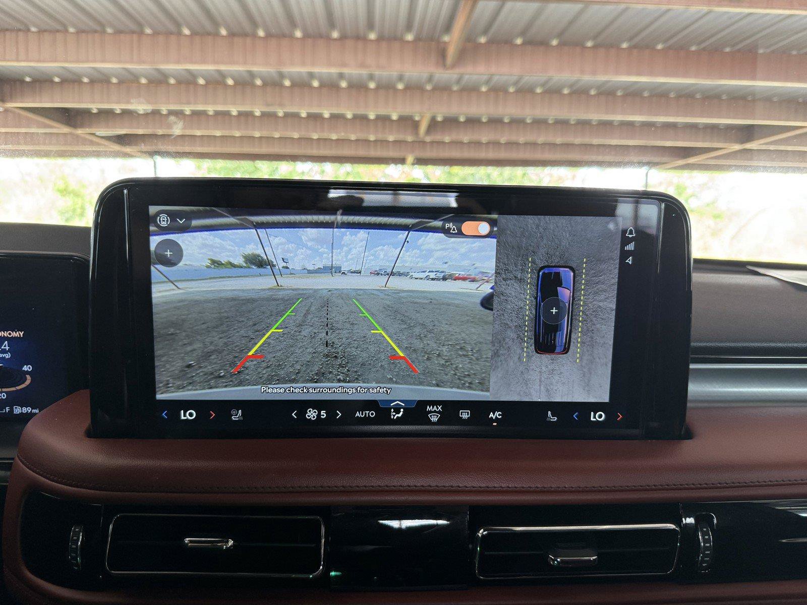 Used 2025 Lincoln Aviator Reserve w/ Equipment Group 201A AWD/4WD image 13