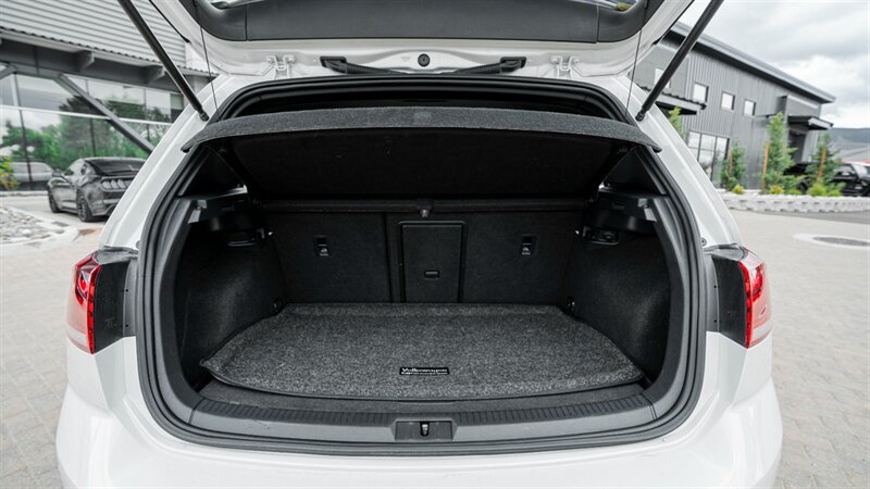 Used 2019 Volkswagen Golf R 4-Door AWD/4WD image 38