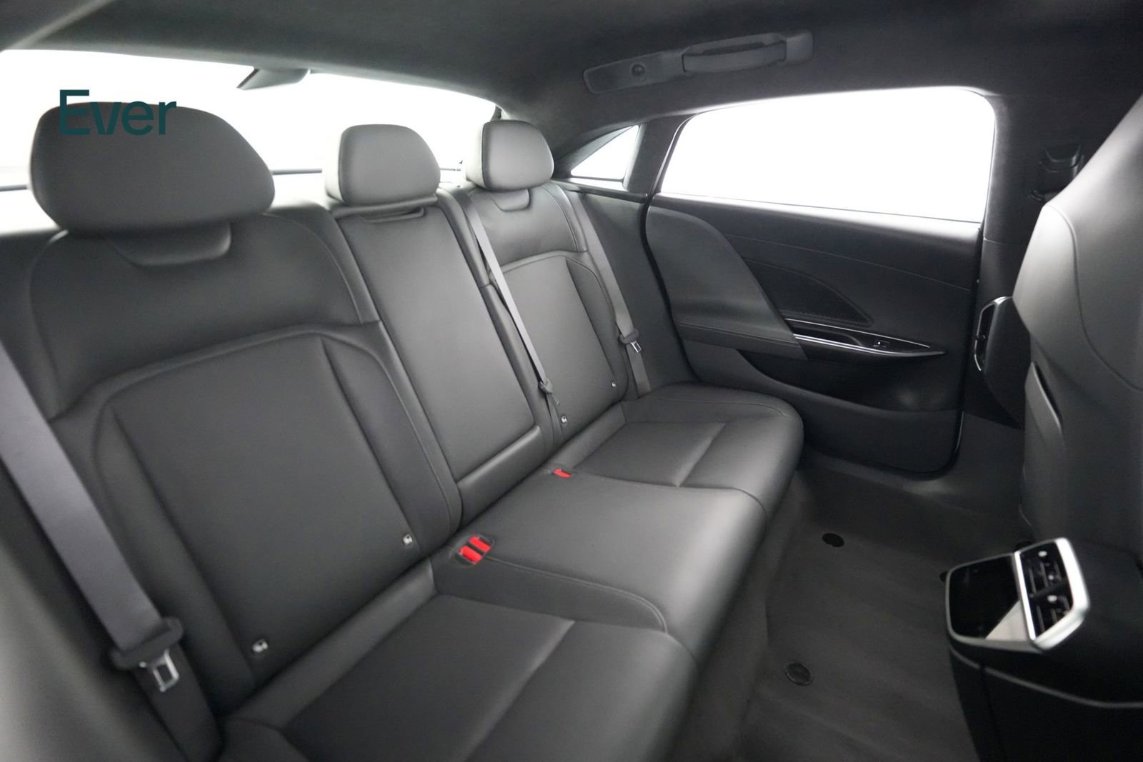 Used 2023 Lucid Air Pure image 5