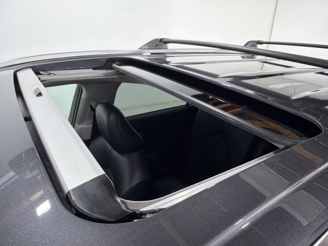 Used 2021 Toyota Highlander XLE AWD/4WD image 31