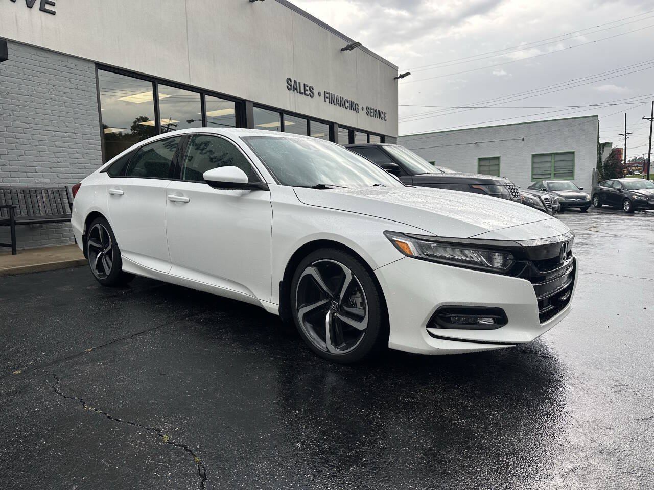 Used 2018 Honda Accord Sport image 4