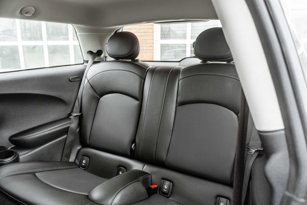 Used 2020 MINI Cooper 2-Door Hardtop image 27