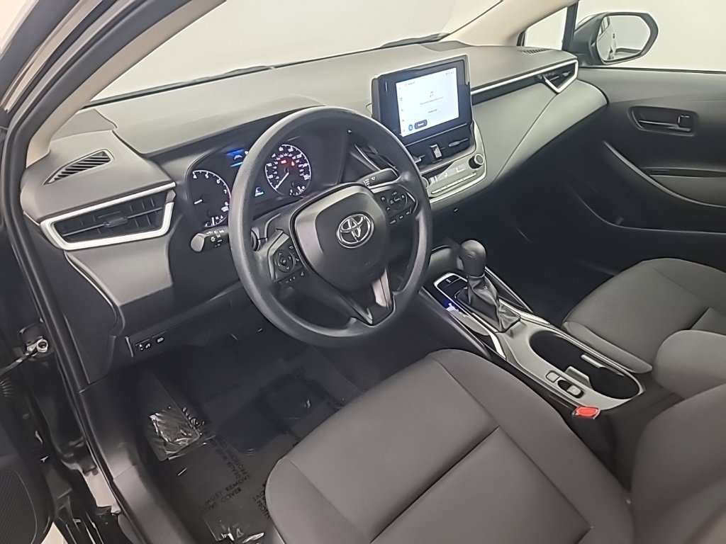 Used 2025 Toyota Corolla LE FWD image 25