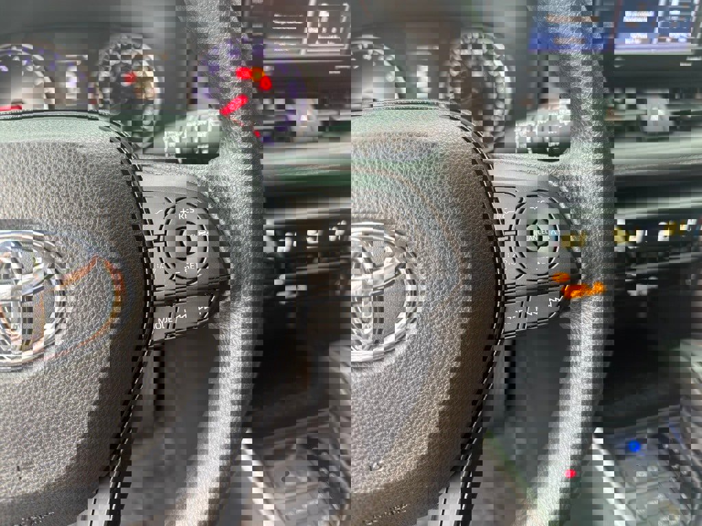 Used 2021 Toyota RAV4 XLE image 22