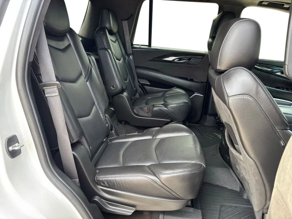 Used 2020 Cadillac Escalade Platinum image 23