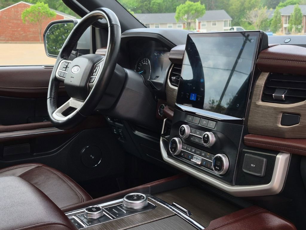Used 2024 Ford Expedition Limited AWD/4WD image 41