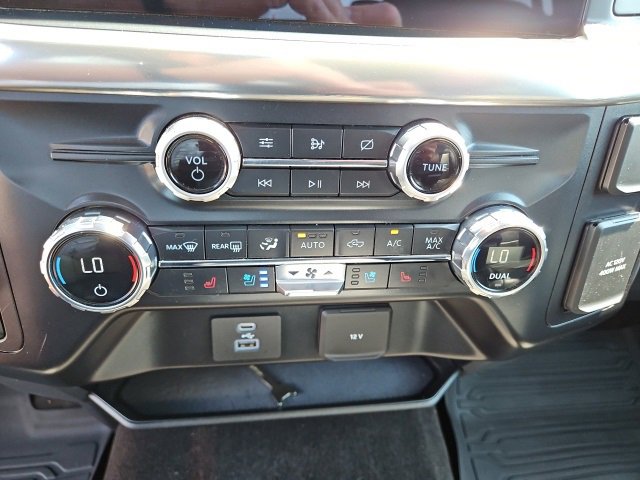 Used 2021 Ford F150 Lariat w/ Max Trailer Tow Package image 23