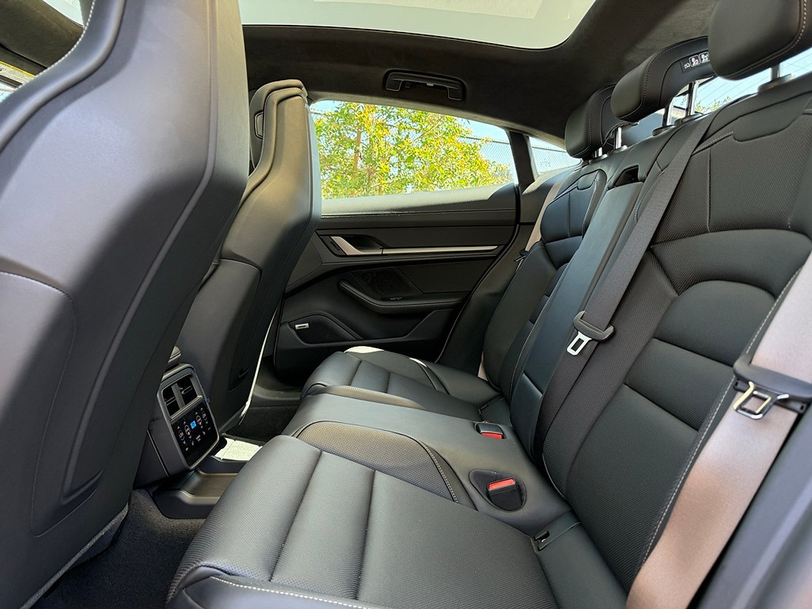 New 2025 Porsche Taycan Turbo AWD/4WD image 30