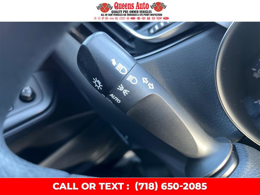 Used 2021 Toyota C-HR LE FWD image 21
