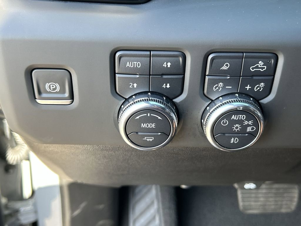 Used 2025 GMC Sierra 1500 AT4 image 18