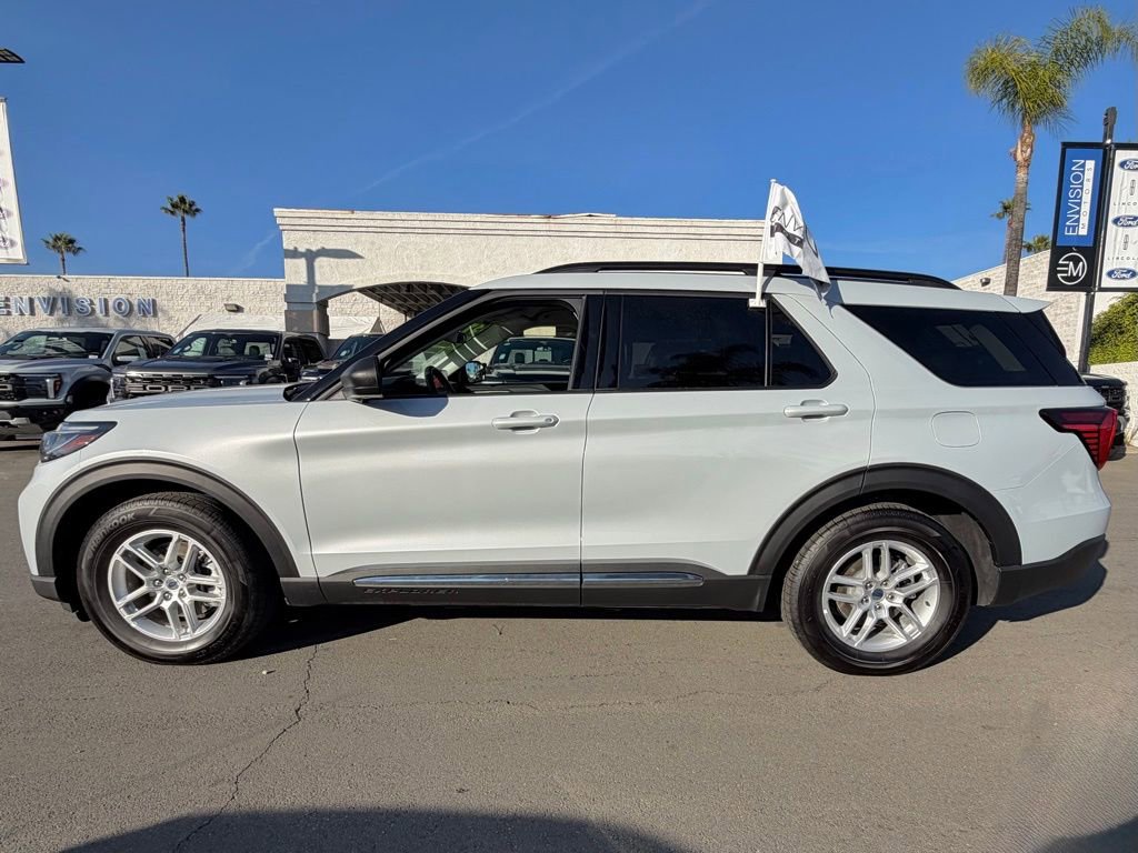 Used 2025 Ford Explorer Active image 5