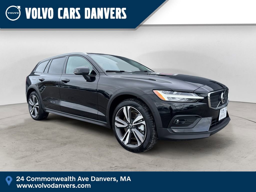 Certified 2025 Volvo V60 B5 Cross Country Plus image 1
