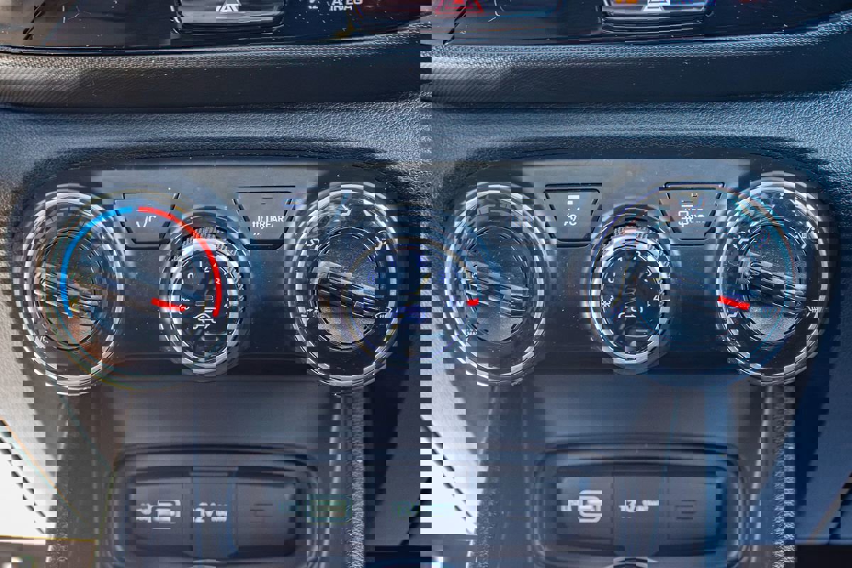 Used 2022 Hyundai Venue SE image 29