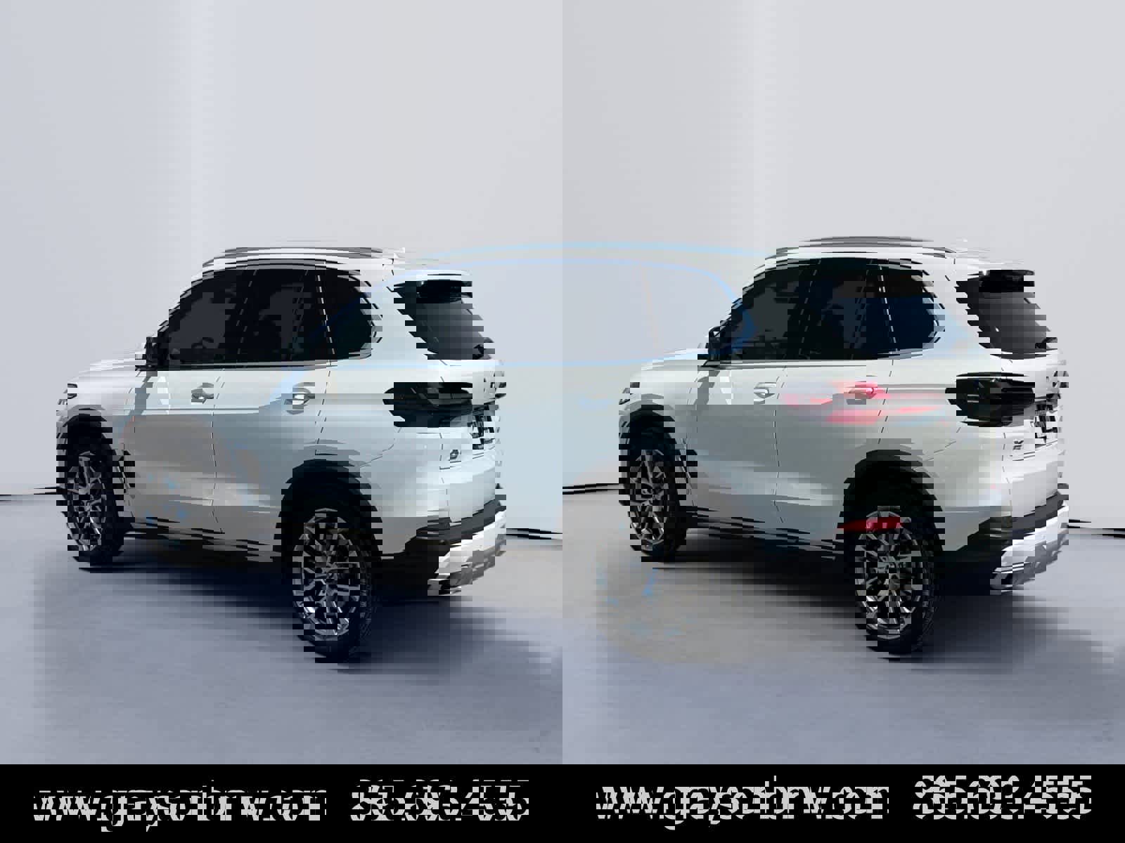 Used 2024 BMW X5 xDrive40i w/ Parking Assistance Package image 5