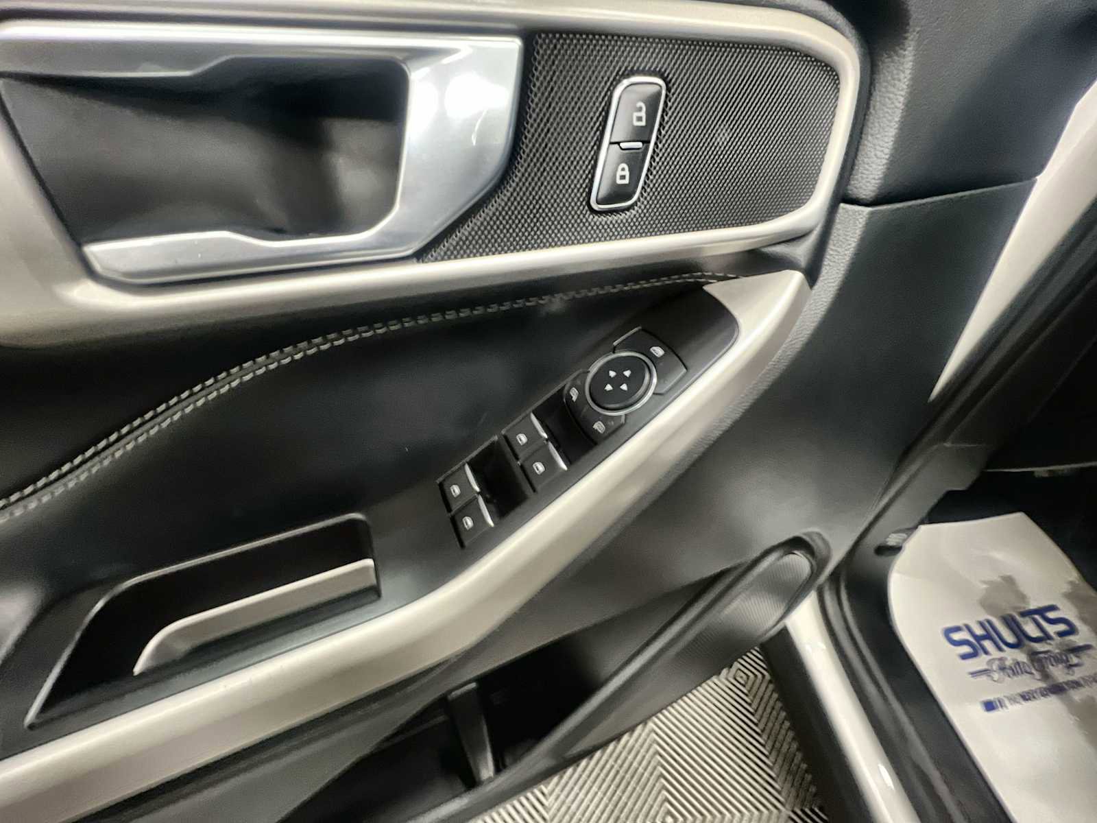 Used 2022 Ford Explorer XLT w/ Equipment Group 202A image 15