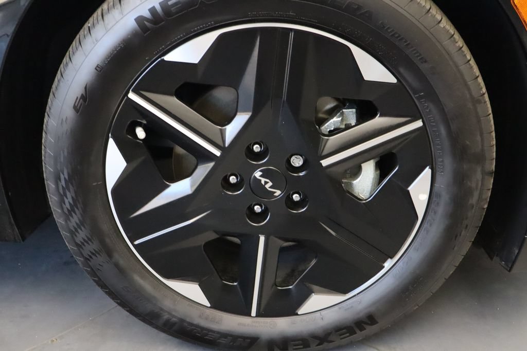 Used 2025 Kia EV6 Wind RWD image 10