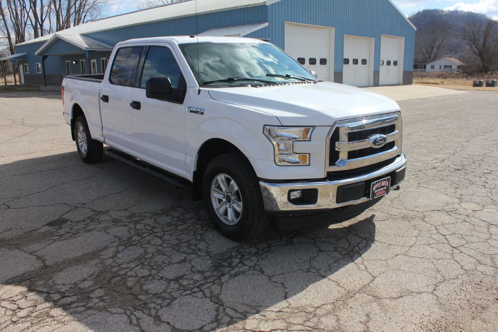 Used 2017 Ford F150 XLT w/ Trailer Tow Package image 4