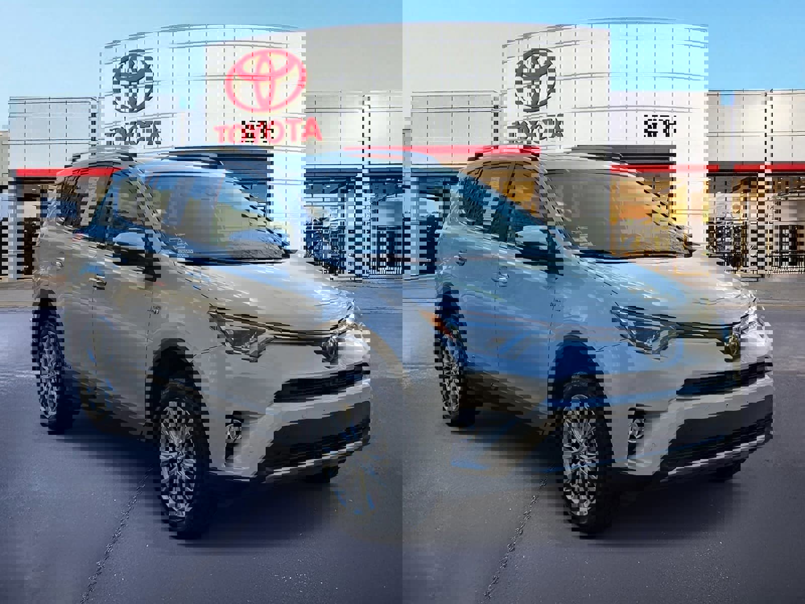 Used 2016 Toyota RAV4 Limited w/ Advanced Technology Package image 3