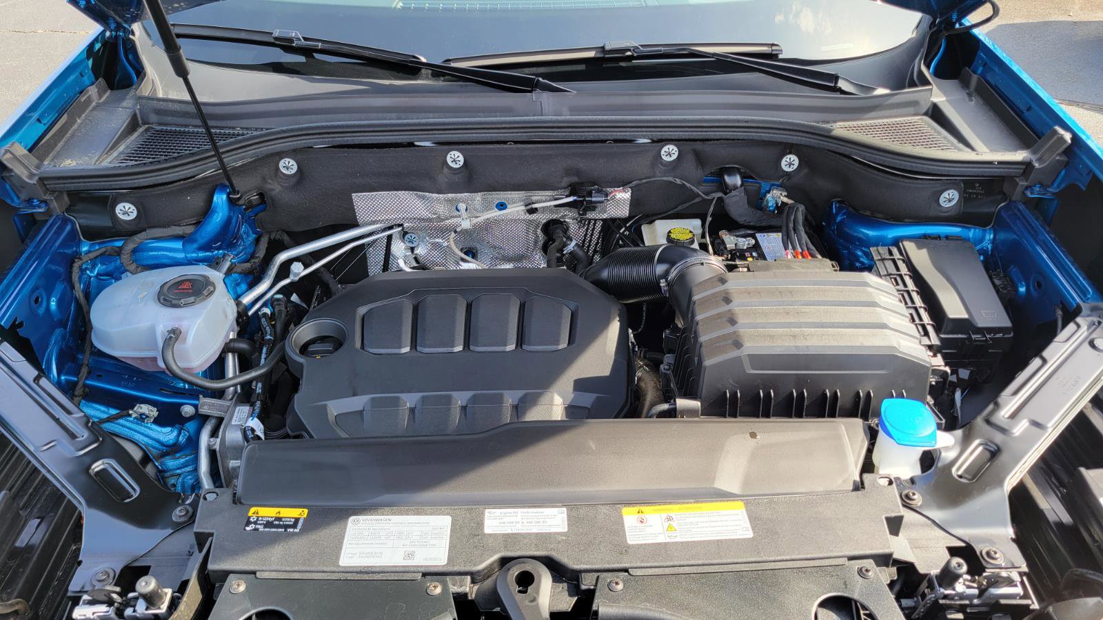 Certified 2025 Volkswagen Atlas Cross Sport SEL Premium R-Line image 54