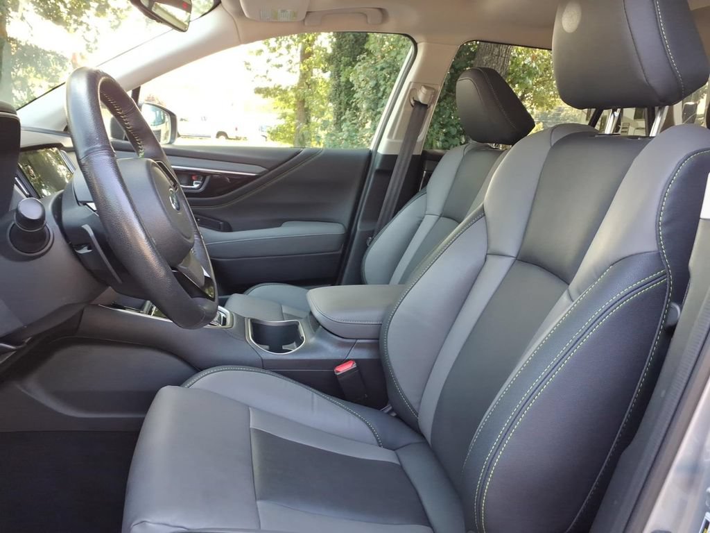 Used 2025 Subaru Outback Onyx Edition AWD/4WD image 18