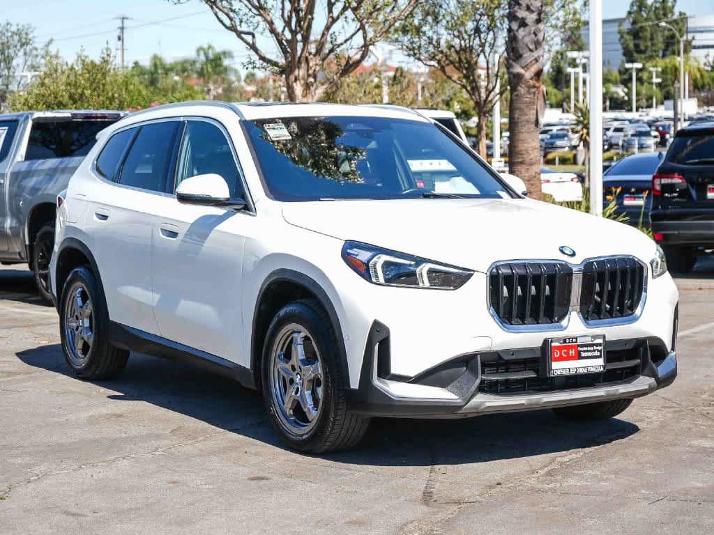 Used 2023 BMW X1 xDrive28i w/ Convenience Package AWD/4WD image 3
