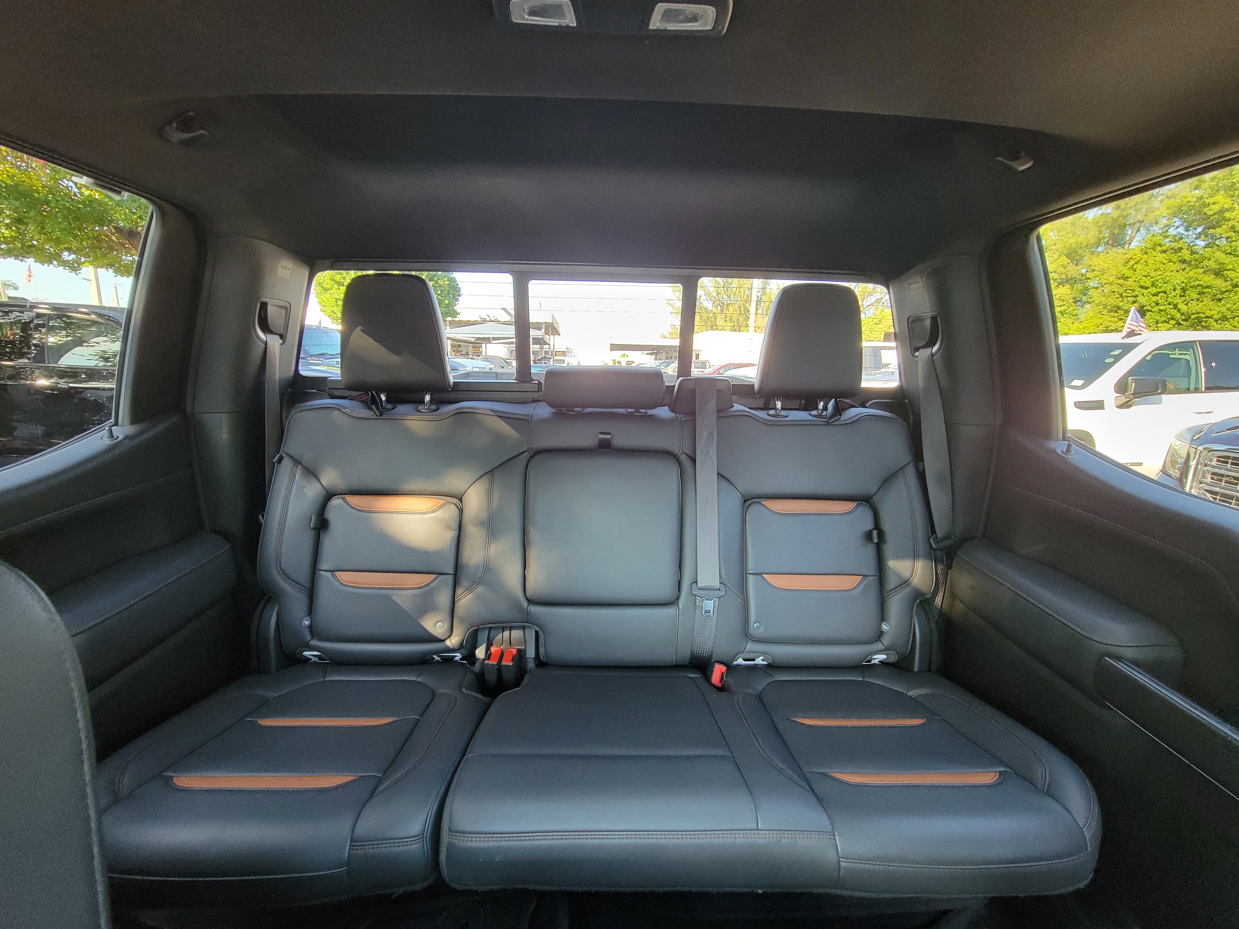 Used 2020 GMC Sierra 1500 AT4 w/ AT4 Premium Package image 16