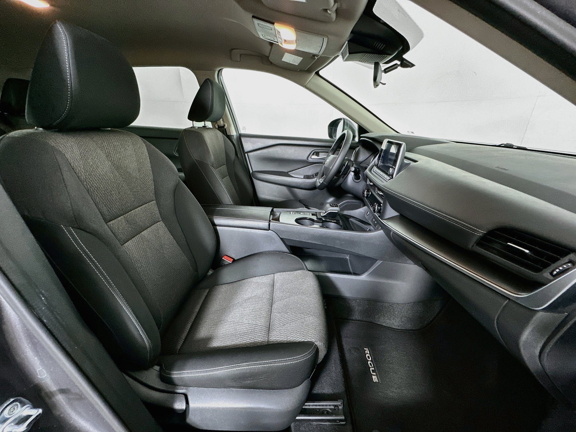 Used 2026 Nissan Rogue SV FWD image 30