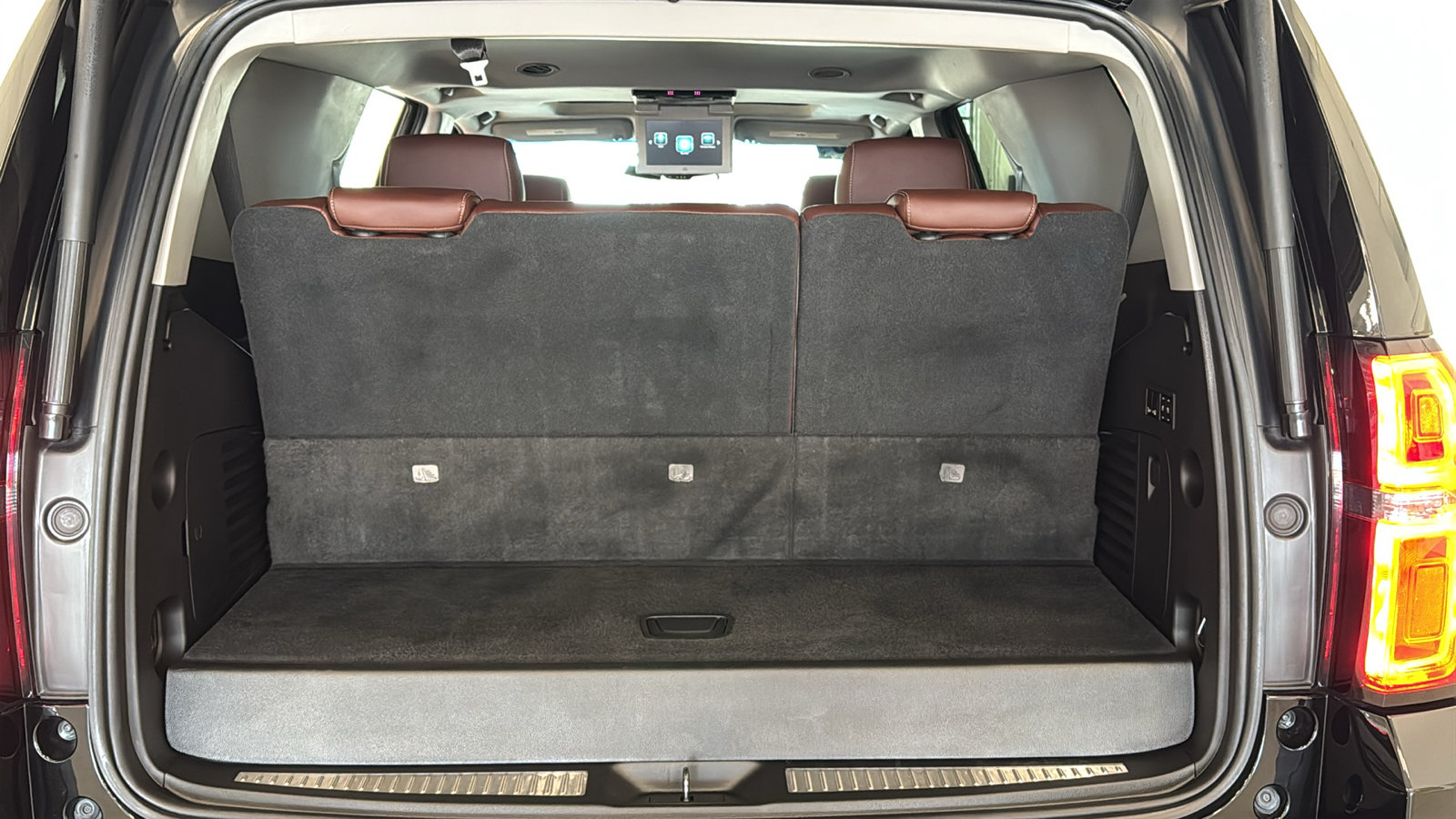 Used 2020 Chevrolet Tahoe Premier w/ Premier Plus Edition AWD/4WD image 32