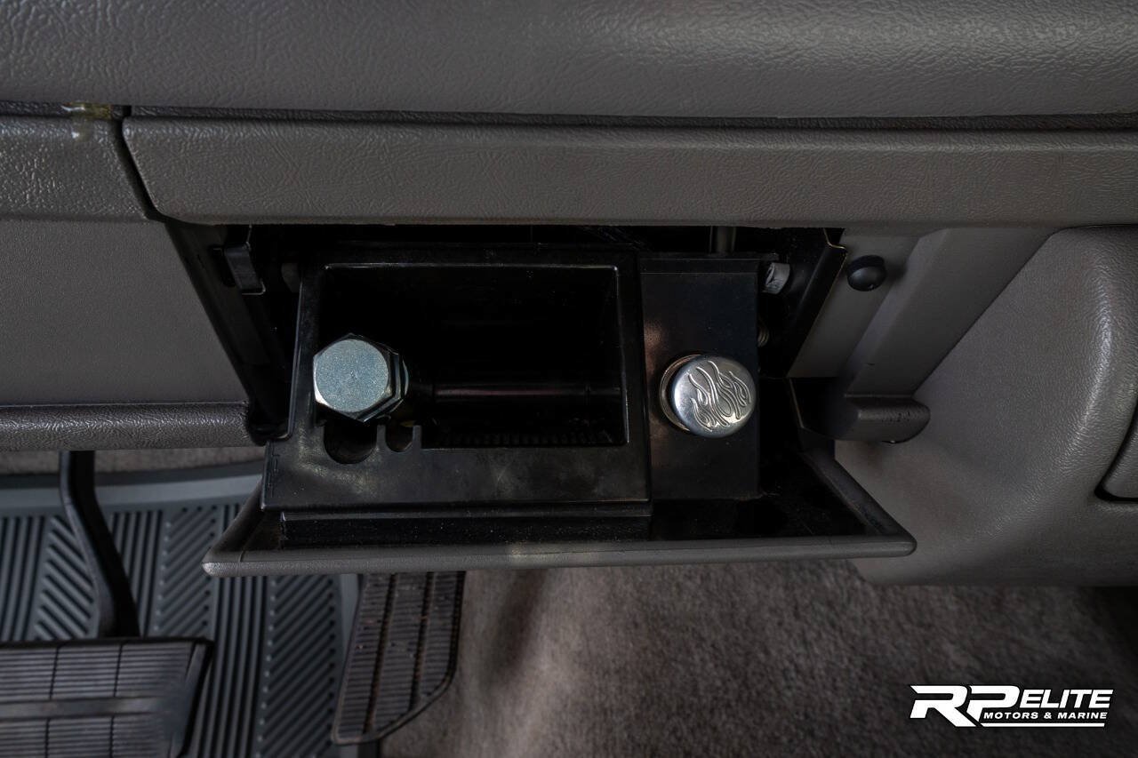 Used 1994 Chevrolet Silverado 1500 2WD Regular Cab image 62