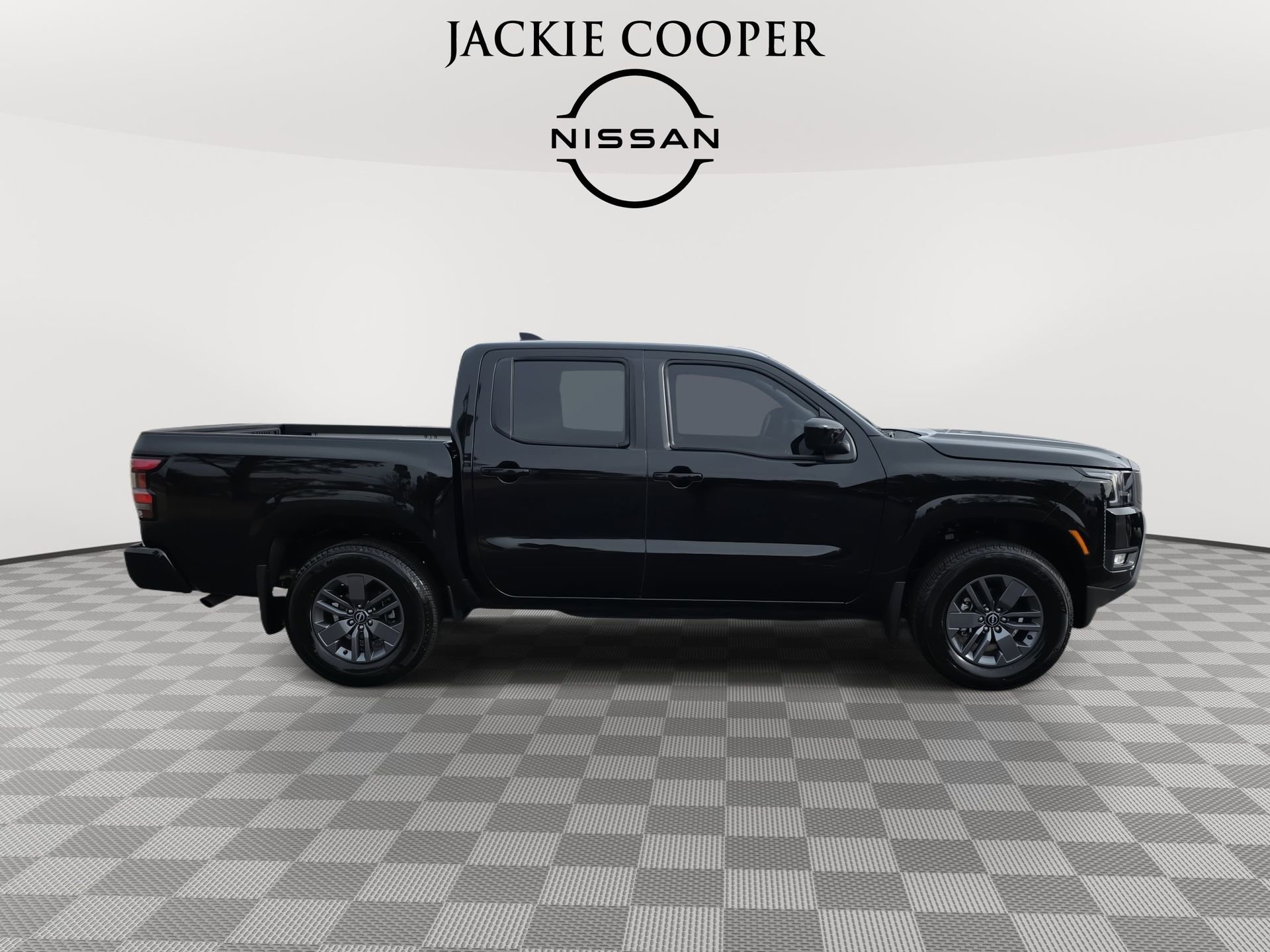 Certified 2025 Nissan Frontier SV w/ SV Convenience Package image 4