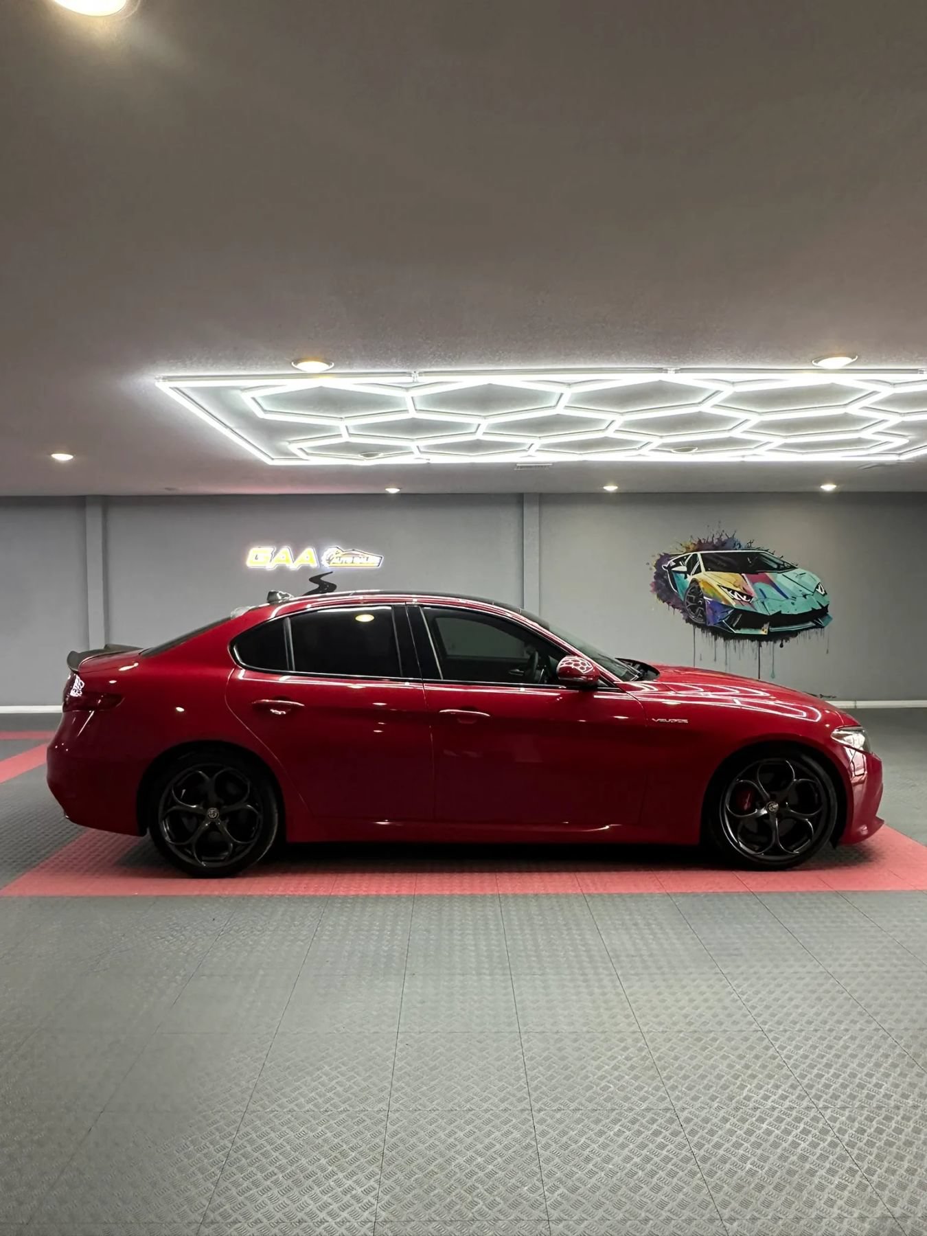 Used 2018 Alfa Romeo Giulia Ti Sport w/ Quick Order Package 22U Sport RWD image 7
