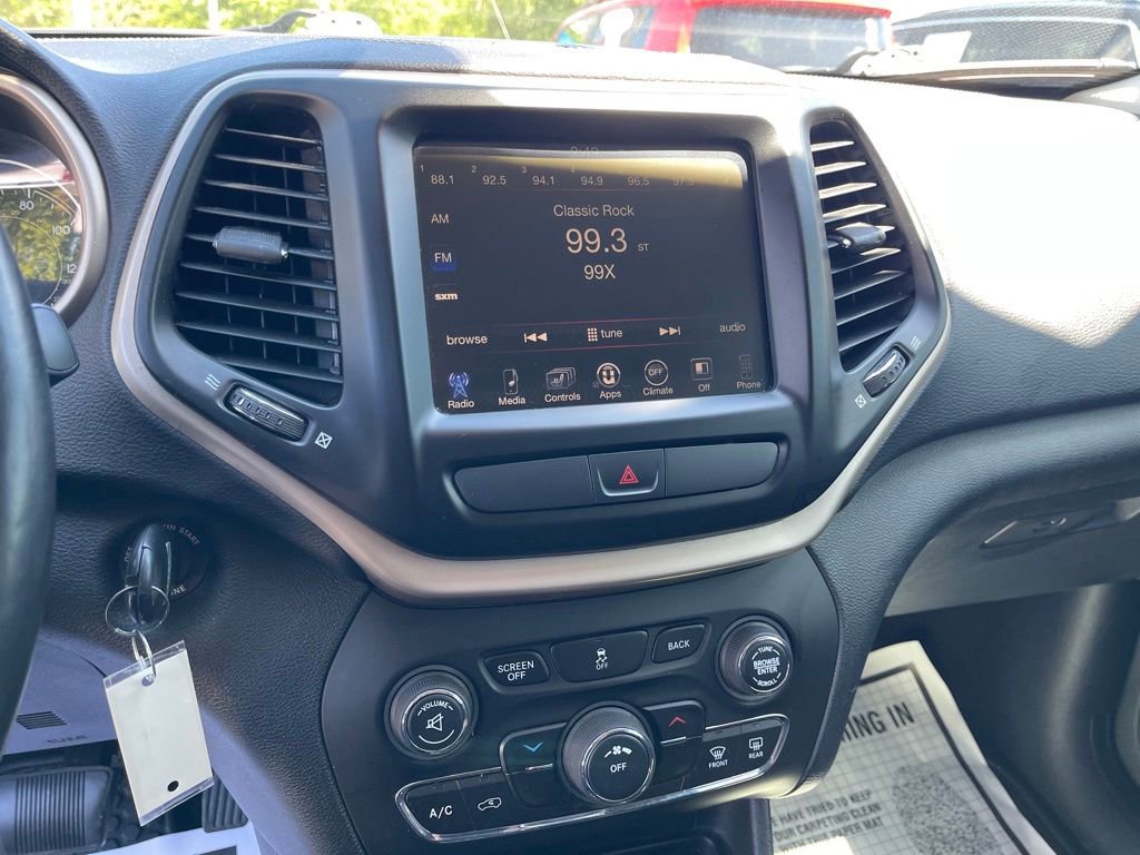 Used 2015 Jeep Cherokee Latitude w/ Cold Weather Group AWD/4WD image 22