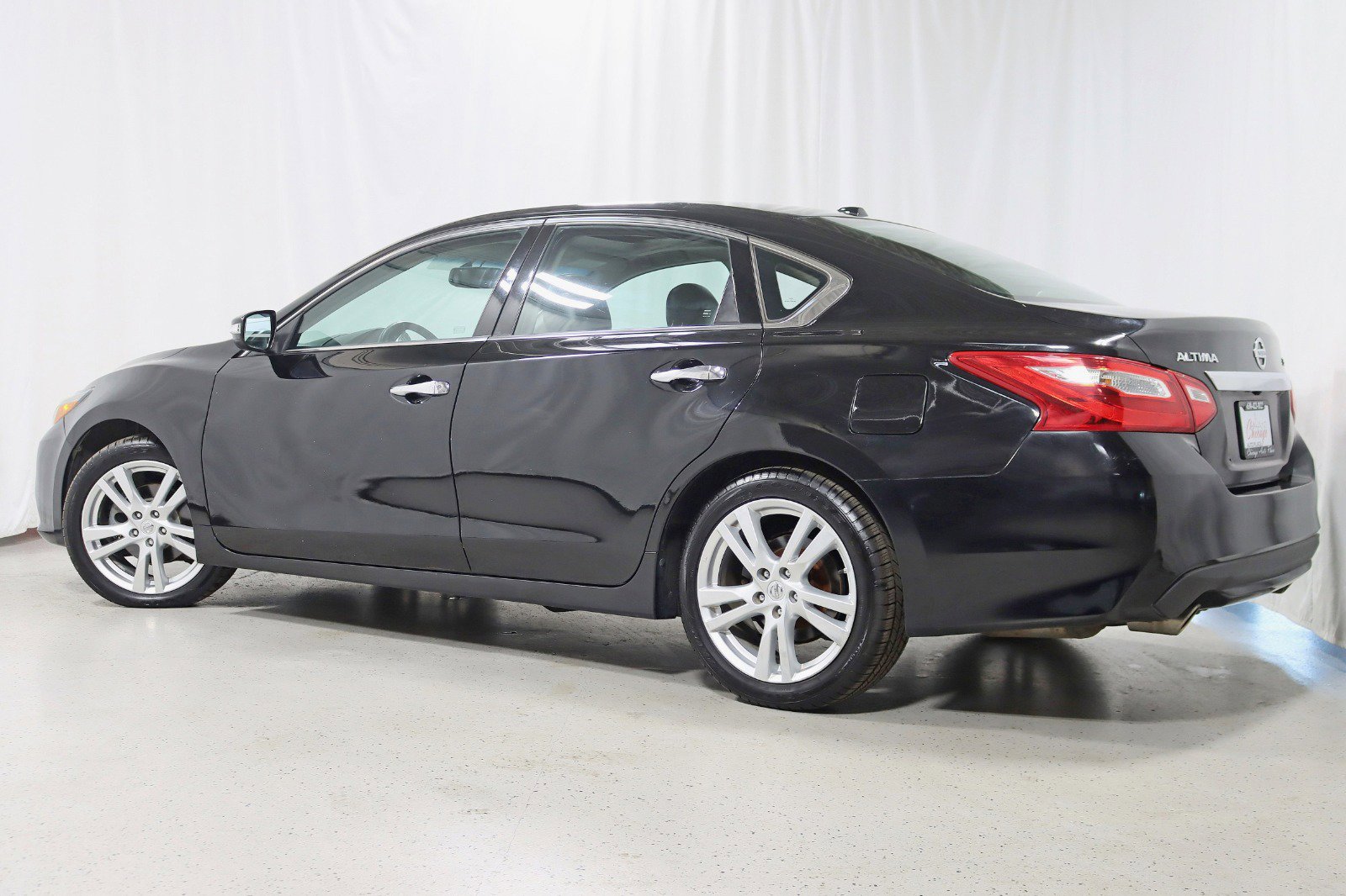 Used 2017 Nissan Altima 3.5 SL image 9