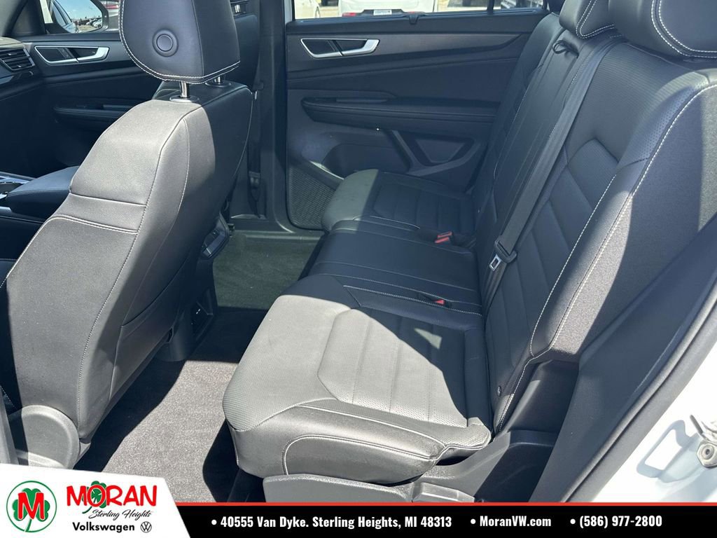 Certified 2024 Volkswagen Atlas Cross Sport SEL R-Line AWD/4WD image 14