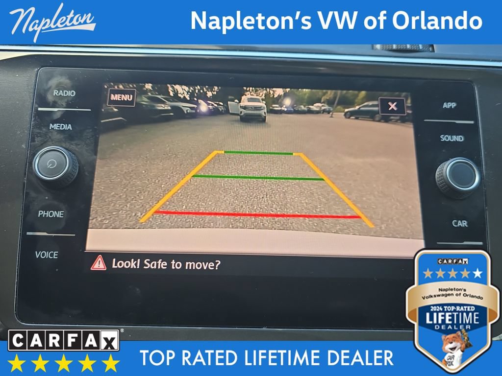 Used 2018 Volkswagen Tiguan SE w/ Panoramic Sunroof Package FWD image 16