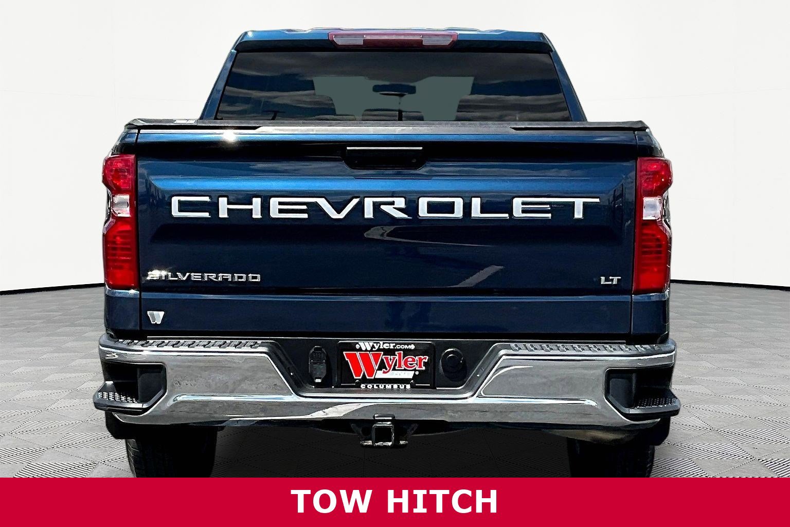 Used 2020 Chevrolet Silverado 1500 LT w/ LT Value Package AWD/4WD image 5