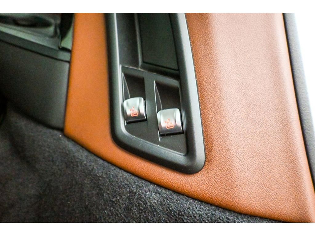 Used 2025 BMW X7 M60i AWD/4WD image 32