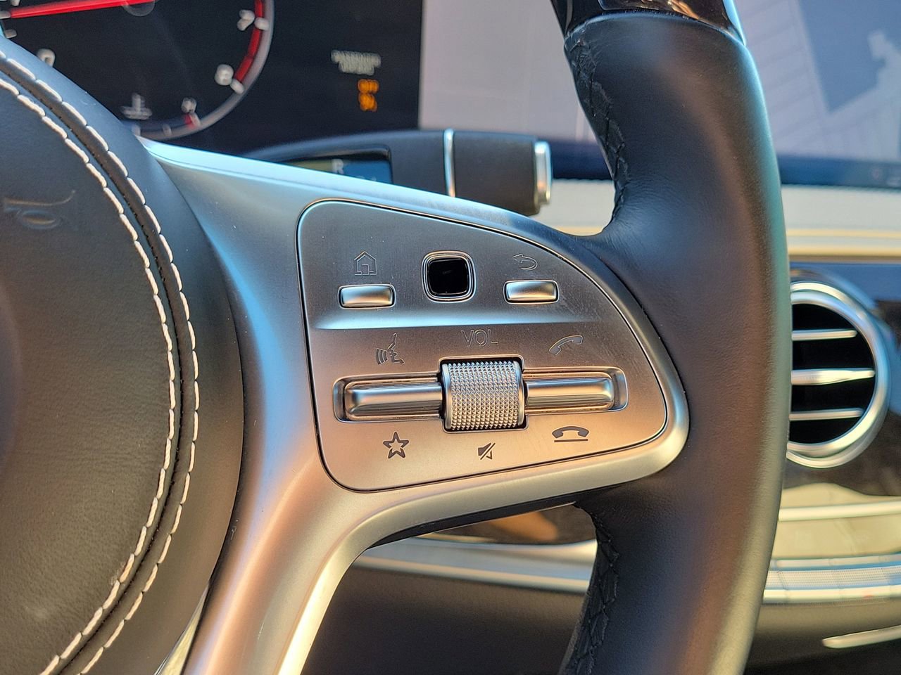 Used 2019 Mercedes-Benz S 560 Sedan image 31