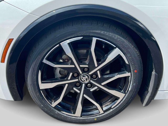 Certified 2024 Toyota Prius Prime FWD image 15