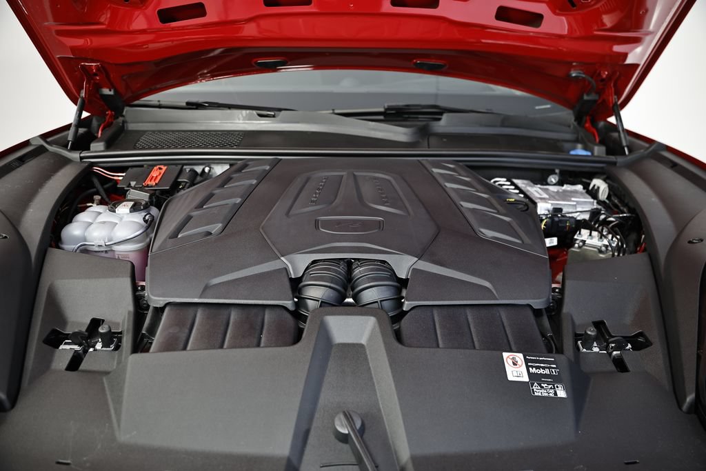 New 2026 Porsche Cayenne GTS AWD/4WD image 32