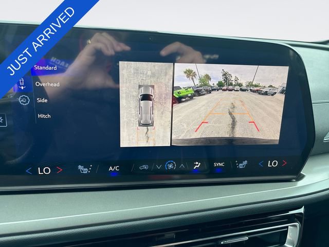 New 2026 Chevrolet Traverse LT w/ Driver Confidence Package FWD image 17