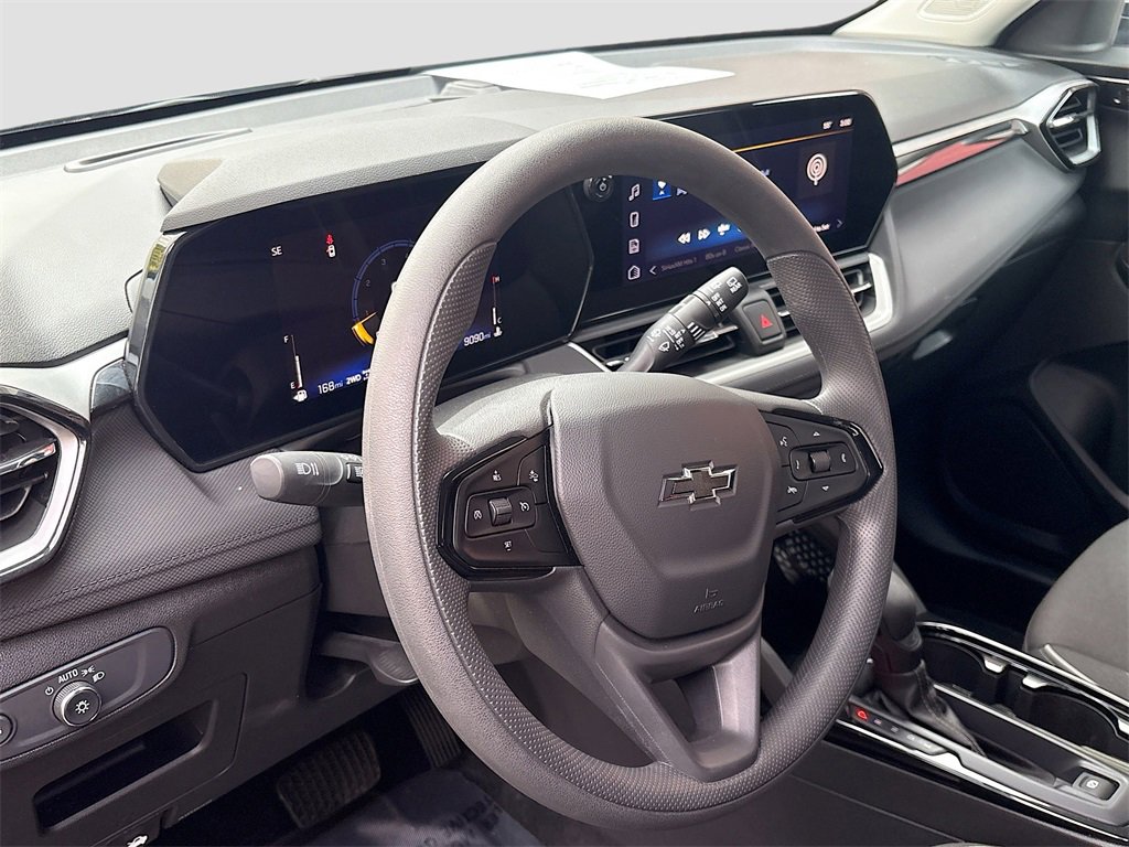 Used 2025 Chevrolet TrailBlazer LS w/ LS Convenience Package image 9