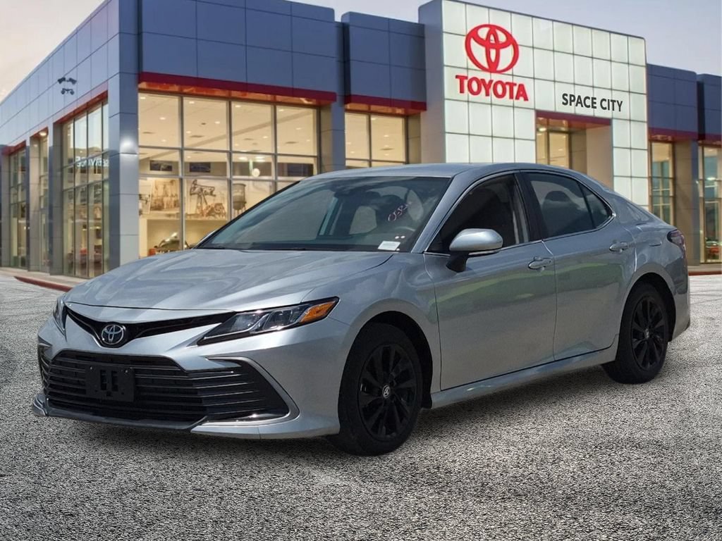 Used 2024 Toyota Camry LE w/ Convenience Package FWD image 2