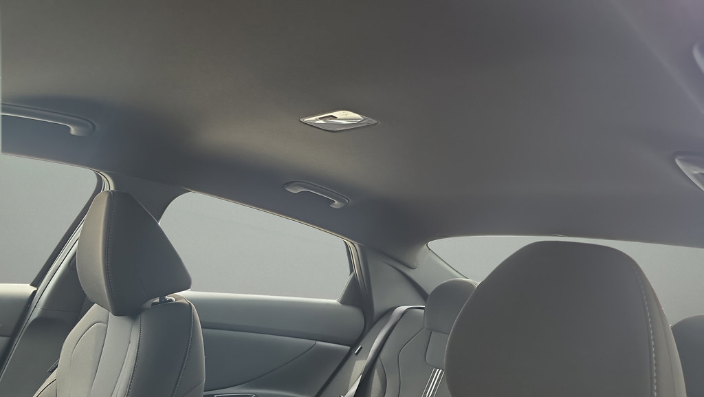 New 2026 Hyundai Elantra Sport FWD image 14